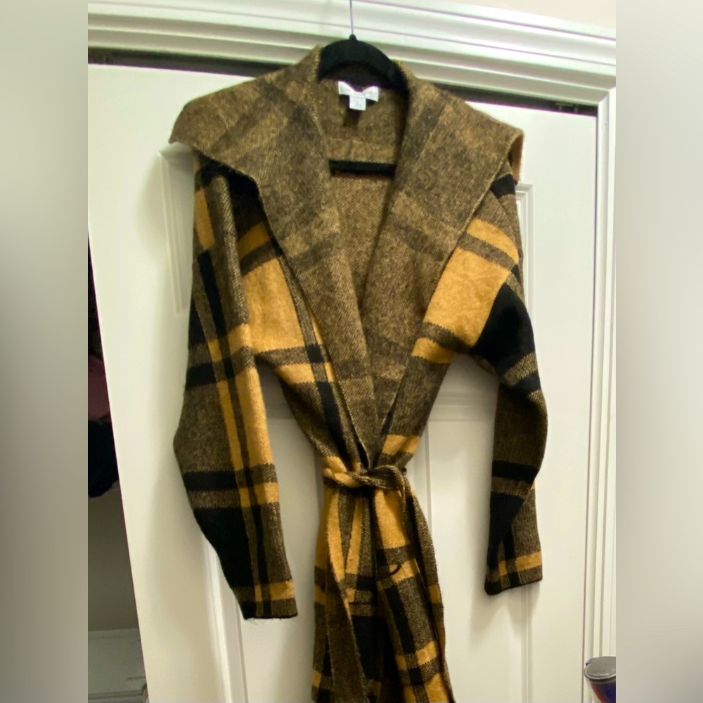 Cozy and long Liz Claiborne belted Black and Tan plaid sweater.